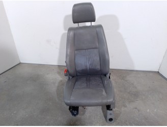 Recambio de asiento delantero izquierdo para jeep gr. cherokee (wh) 3.0 crd cat referencia OEM IAM 4857514 CUERO GRIS 5 PUERTAS
