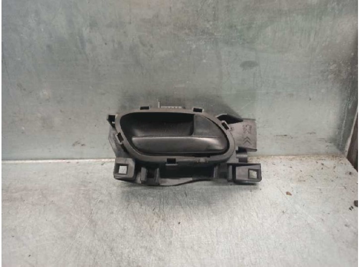 Recambio de maneta interior delantera derecha para peugeot partner kombi premium referencia OEM IAM 9144C1  