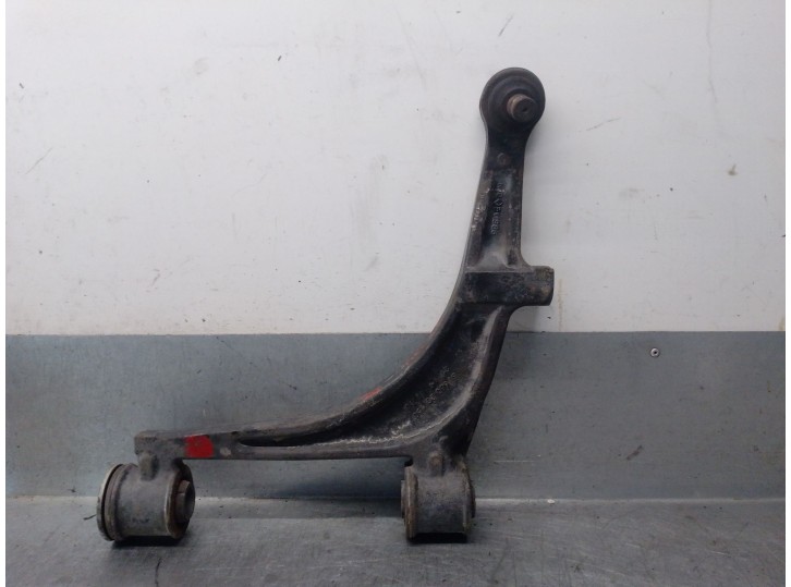 Recambio de brazo suspension inferior delantero izquierdo para renault master desde ´98 2.5 diesel referencia OEM IAM 8200767822
