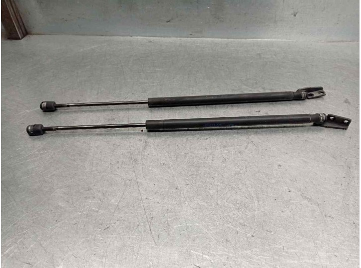 Recambio de amortiguadores maletero / porton para smart forfour 1.5 cat referencia OEM IAM A4547400145 