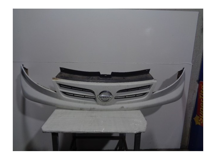 Recambio de rejilla delantera para nissan primastar (x..) kasten l1h1 2.9t referencia OEM IAM 623100250 BLANCA 