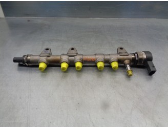 Recambio de rampa inyectora para bmw serie 5 berlina (g30) 2.0 16v turbodiesel referencia OEM IAM 8579240 0445214371 BOSCH