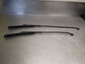 Replacement right front wiper arm for Nissan Primastar (X..) Van L1H1 2.9T OEM IAM reference 7700311584 