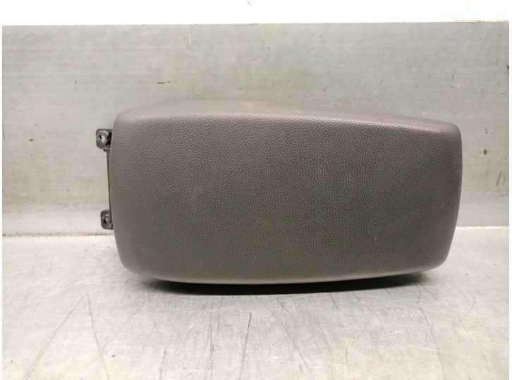 Recambio de apoyabrazos central para hyundai i20 ii (gb, ib) 1.2 referencia OEM IAM 84660C8000TRY 84660C8000TRY 