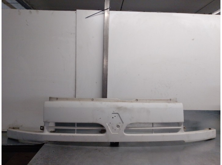 Recambio de rejilla delantera para renault master desde ´98 2.5 diesel referencia OEM IAM 7700352125 
