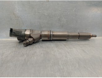 Recambio de inyector para opel omega b 2.5 24v dti cat (y 25 dt / l14) referencia OEM IAM 77859830 0445110049 BOSCH