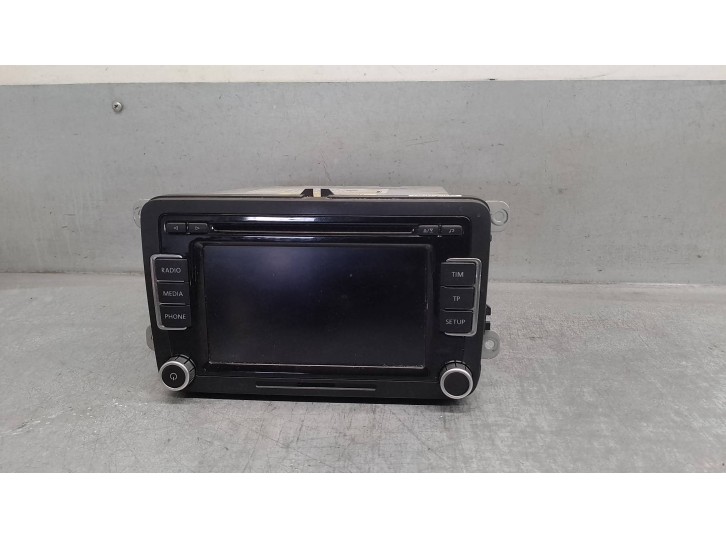 Replacement multifunction display for Volkswagen Golf VI (5K1) 2.0 TDI DPF OEM IAM reference 3C8035195 