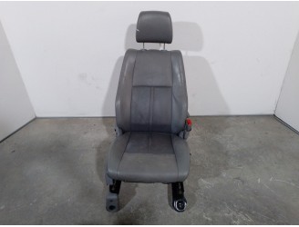 Recambio de asiento delantero derecho para jeep gr. cherokee (wh) 3.0 crd cat referencia OEM IAM 4857589 CUERO GRIS 5 PUERTAS
