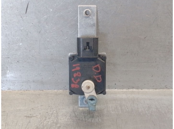 Recambio de motor cierre centralizado delantero derecho para nissan atleon nissan atleon referencia OEM IAM 805800T000 805800T00