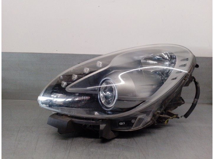 Replacement left headlight for Alfa Romeo Giulietta (191) 1.6 JTDM cat OEM IAM reference 505308910 5 DOORS