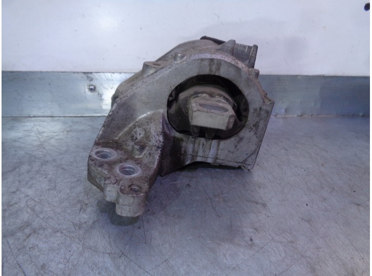 Recambio de soporte motor derecho para peugeot 407 st confort pack referencia OEM IAM 184493  