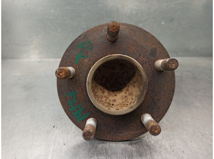 Recambio de mangueta trasera derecha para volvo s40 berlina 1.6 diesel cat referencia OEM IAM 31340686  