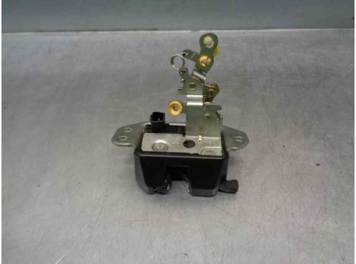 Replacement trunk / tailgate lock for Chevrolet Aveo 1.4 cat OEM IAM reference 13577903 3 PINS 