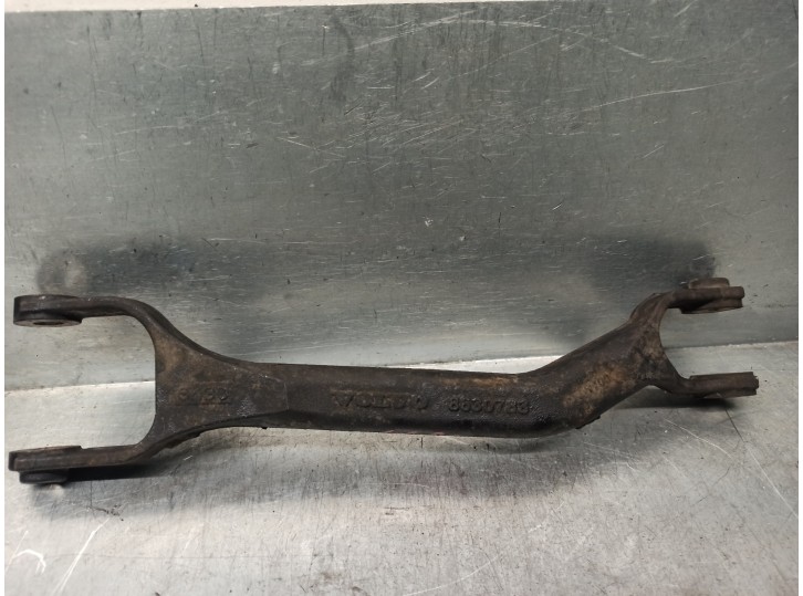 Recambio de brazo suspension inferior trasero derecho para volvo xc90 2.4 diesel cat referencia OEM IAM 8630783  