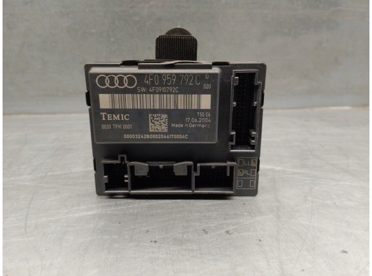 Replacement central locking control unit for Audi A6 sedan (4F2) 3.0 V6 24V TDI OEM IAM reference 4F0959792C 0033TFK0001 TEMIC