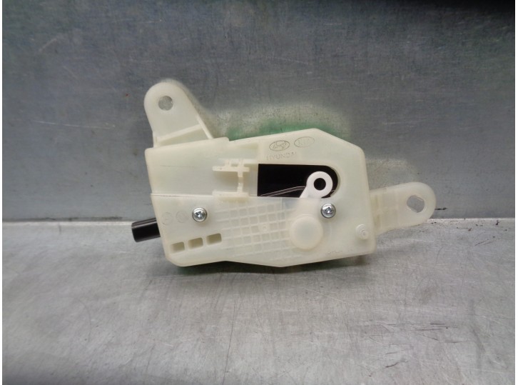 Recambio de motor tapa deposito combustible para kia xceed 1.4 tgdi cat referencia OEM IAM 81550G3000  