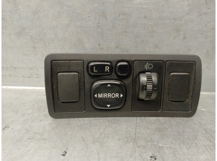 Recambio de mando retrovisor para toyota avensis berlina (t25) 2.0 turbodiesel cat referencia OEM IAM 8415205050  