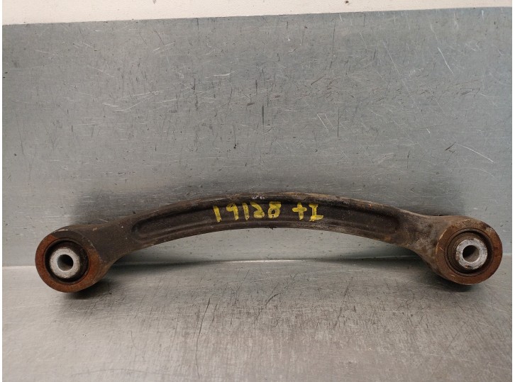 Recambio de brazo suspension superior trasero izquierdo para ssangyong rodius 2.7 turbodiesel cat referencia OEM IAM 665926  