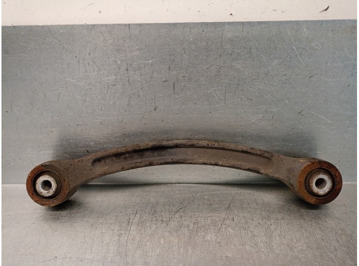 Recambio de brazo suspension superior trasero derecho para ssangyong rodius 2.7 turbodiesel cat referencia OEM IAM 665926  