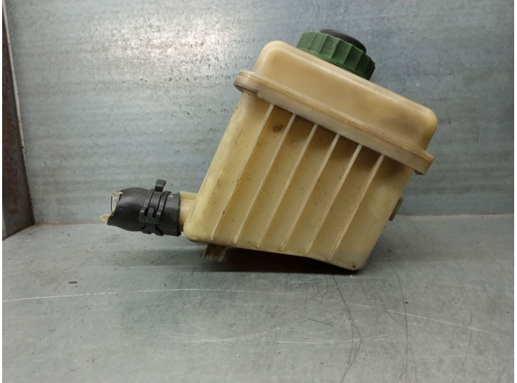 Recambio de deposito servo para audi q7 (4lb) 3.0 tdi quattro referencia OEM IAM 7L6422371C  