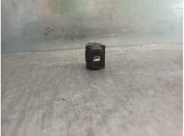 Recambio de mando elevalunas trasero izquierdo para lancia zeta 2.1 turbodiesel cat referencia OEM IAM 9617287669  