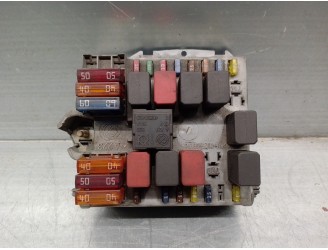 Replacement relay / fuse box for Alfa Romeo 147 (190) 1.9 JTD Distinctive OEM IAM reference 46558760 
