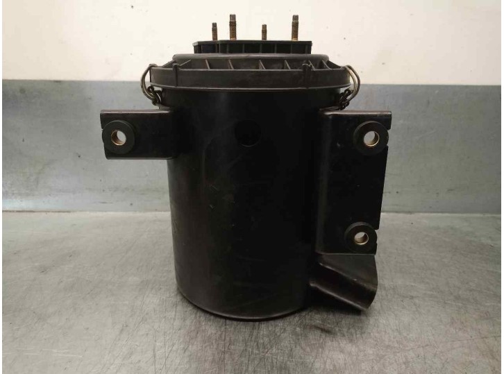 Recambio de filtro aire para nissan terrano/terrano.ii (r20) 2.7 turbodiesel referencia OEM IAM 7F003 