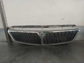 Recambio de rejilla delantera para lancia zeta 2.1 turbodiesel cat referencia OEM IAM 1462392077 