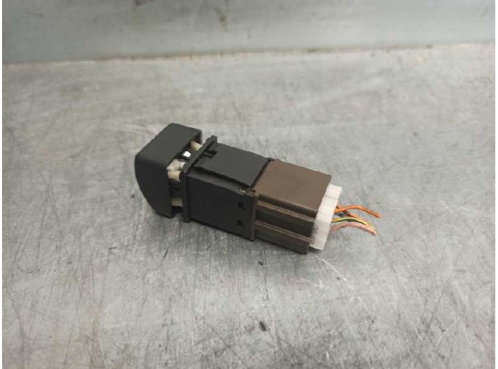 Recambio de botones salpicadero para lancia zeta 2.1 turbodiesel cat referencia OEM IAM 1474771699  