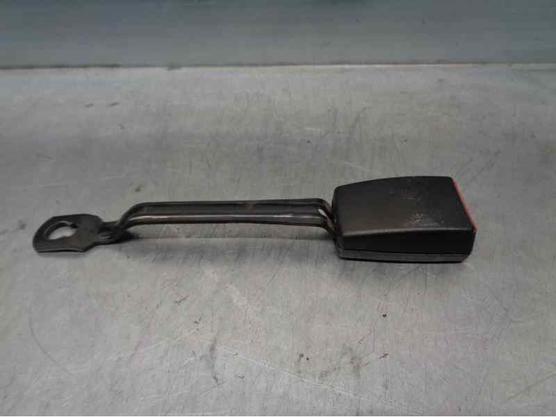 Recambio de enganche cinturon para audi a4 berlina (b5) 1.9 tdi referencia OEM IAM 8D0857755B  