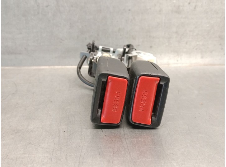Recambio de enganche cinturon para mazda cx-5 (kf) 2.0 referencia OEM IAM KB8MH  
