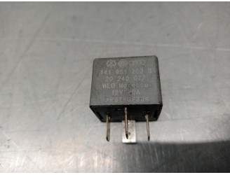 Replacement relay for Seat Toledo (1M2) 1.9 TDI OEM IAM reference 141951253B 