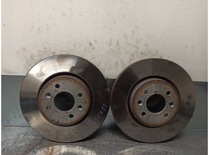 Replacement front brake disc for Renault Laguna (B56) 1.9 DCI Diesel CAT OEM IAM reference 