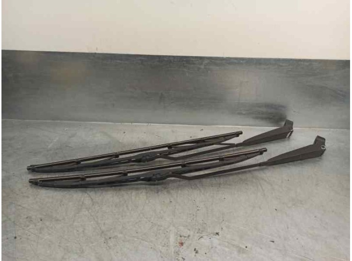 Recambio de brazo limpia delantero derecho para nissan pick-up (d22) 2.5 diesel referencia OEM IAM 2885001G60  