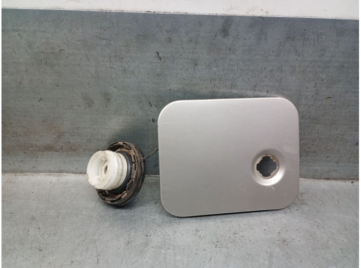 Recambio de tapa exterior combustible para santana 300/350 1.6 hdi 4x4 referencia OEM IAM 9HX 9HX 