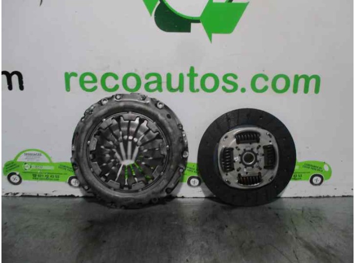 Recambio de kit embrague para dacia sandero ii 0.9 tce cat referencia OEM IAM 302100845R 