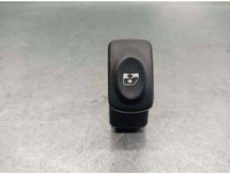 Recambio de mando elevalunas delantero derecho para renault clio ii fase i (b/cbo) 1.9 diesel referencia OEM IAM 8200060046 
