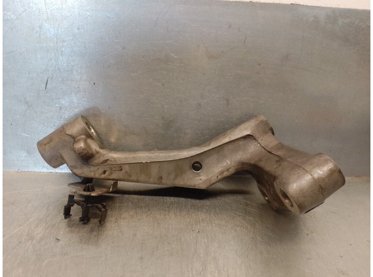 Replacement left front suspension arm bracket for Citroën C4 Picasso 1.6 Blue-HDi FAP OEM IAM reference S048B S048B