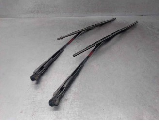 Recambio de brazo limpia delantero derecho para suzuki carry st 90 referencia OEM IAM 91121842  