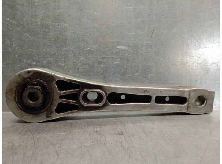 Replacement rear engine mount for Volkswagen Passat Saloon (3C2) 2.0 16V FSI OEM IAM reference 3C0199855A 