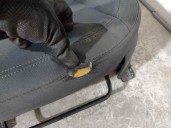 Recambio de asiento delantero izquierdo para kia rio 1.4 crdi cat referencia OEM IAM 4718905 5 PUERTAS