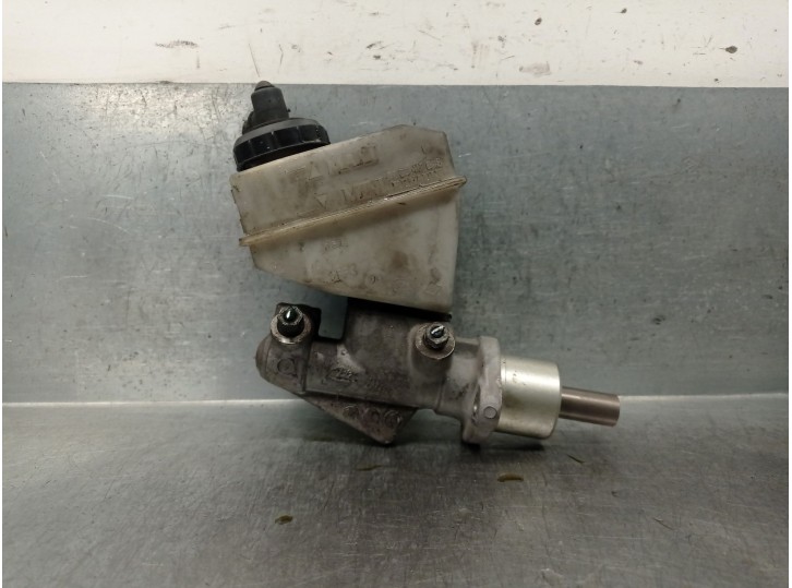 Recambio de bomba freno para renault clio ii fase i (b/cbo) 1.6 referencia OEM IAM 7700417649 7701205740 