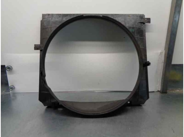 Recambio de calandra delantera de radiador para ssangyong rodius 2.7 turbodiesel cat referencia OEM IAM 2165121050 