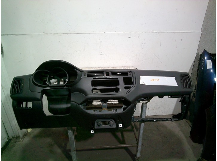 Recambio de salpicadero para kia rio 1.4 crdi cat referencia OEM IAM 847101W100HU NEGRO 