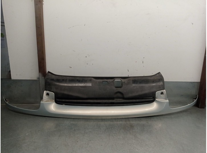 Recambio de rejilla delantera para renault clio ii fase i (b/cbo) 1.6 referencia OEM IAM 7700846870 7700415849