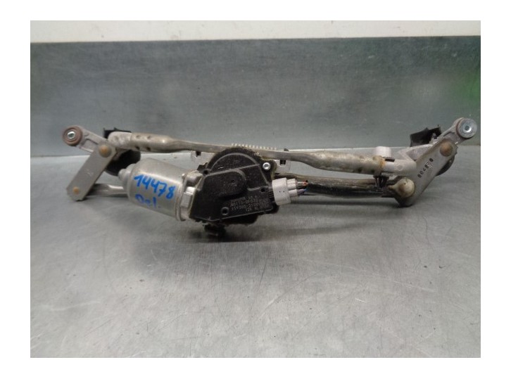 Replacement front wiper motor for Toyota Verso 2.0 D-4D CAT OEM IAM reference 851100F030 