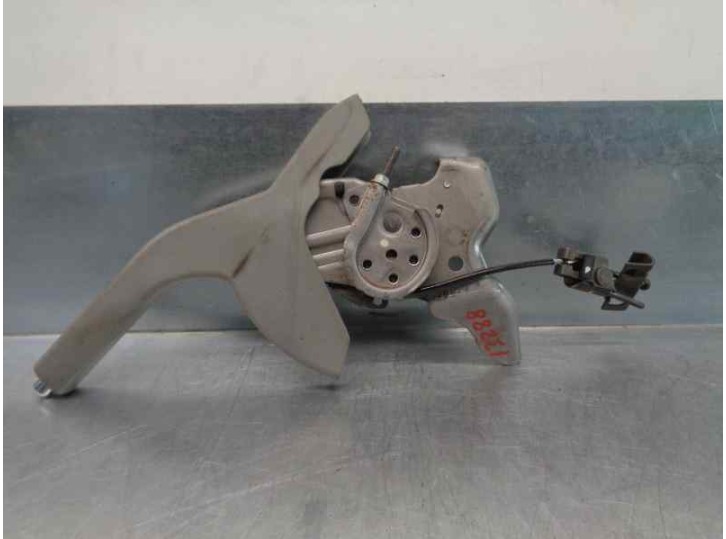 Replacement handbrake lever for Chrysler Sebring Saloon 2.0 CRD CAT OEM IAM reference 1DL47XDBAC 1DL47XDBAD 