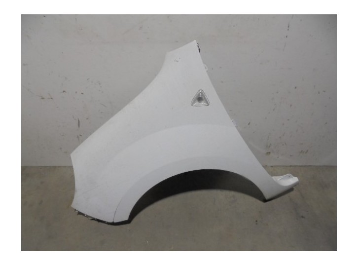 Recambio de aleta delantera izquierda para renault kangoo 1.5 dci diesel fap referencia OEM IAM 631011587R BLANCA 