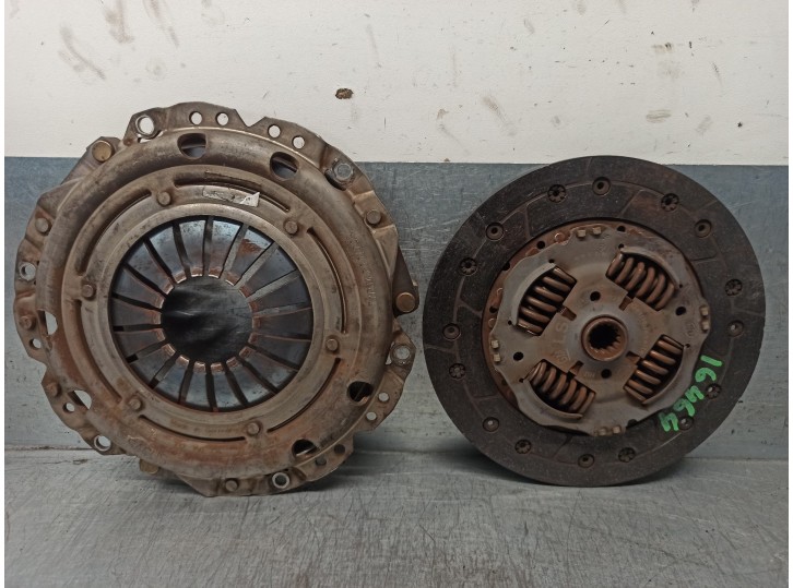 Replacement clutch kit for Opel Astra GTC 1.6 16V CAT OEM IAM reference 55562026 SACHS