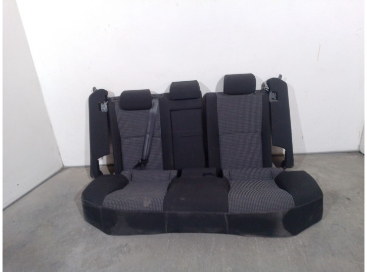Recambio de asientos traseros para toyota avensis station wagon (_t27_) 2.0 d-4d (adt270_) referencia OEM IAM 7101505090 7101505